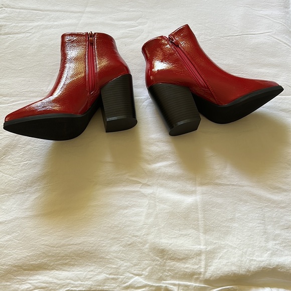 Red booties - Picture 3 of 4